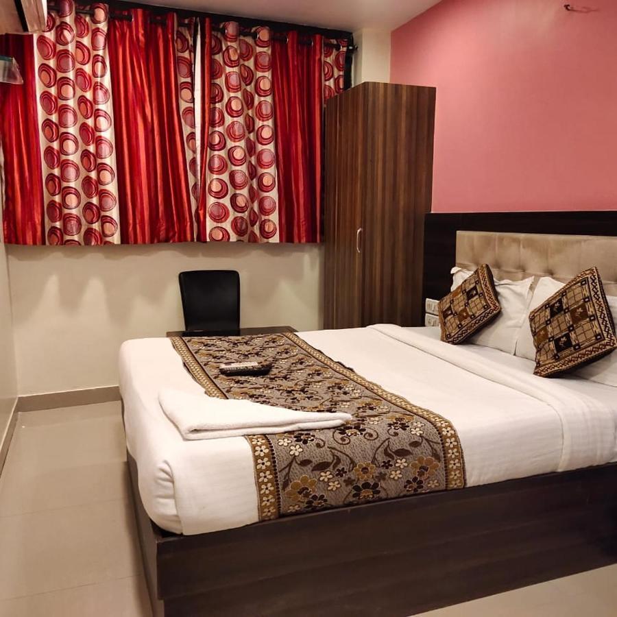 Hotel Oc Residency Мумбаи Экстерьер фото