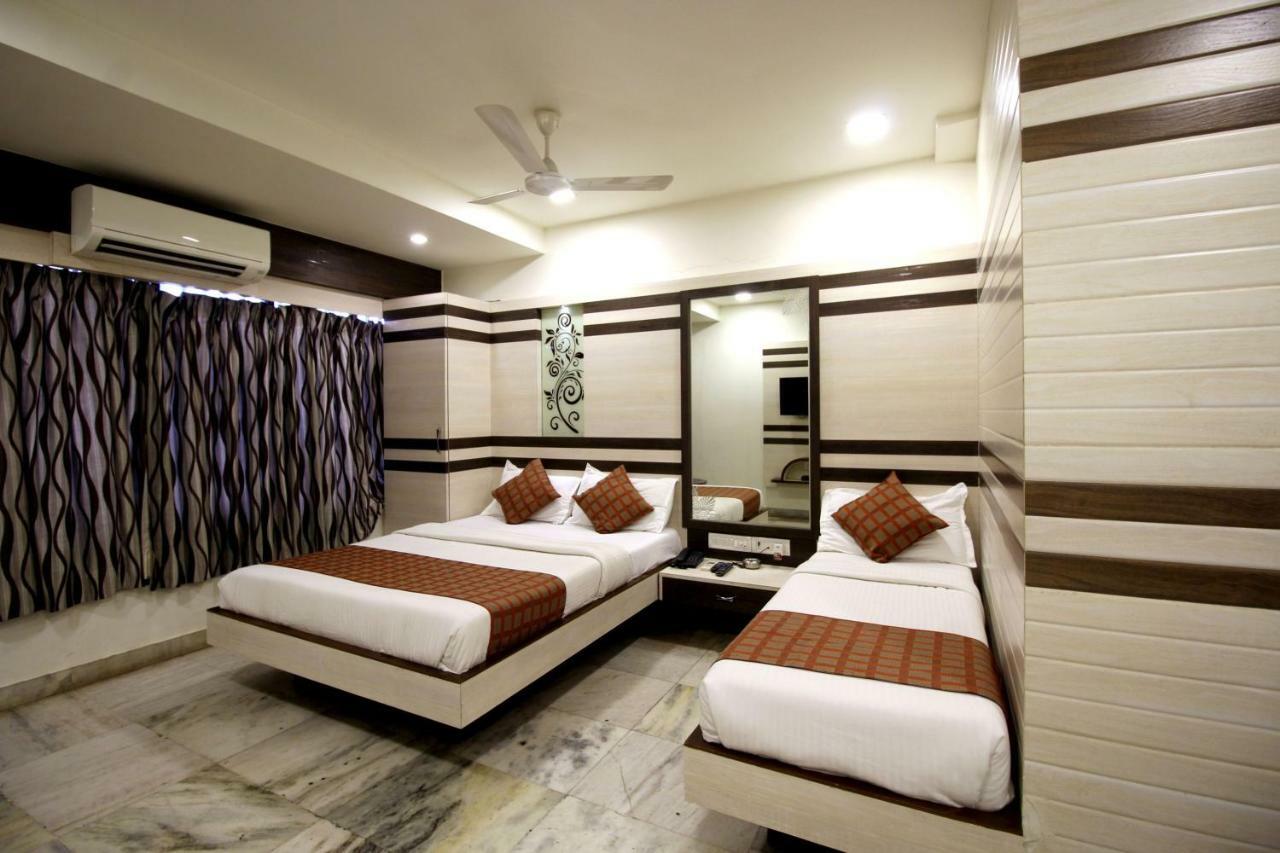 Hotel Oc Residency Мумбаи Экстерьер фото