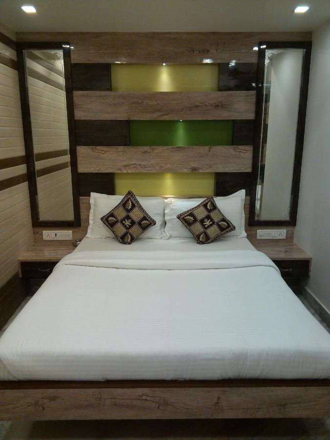 Hotel Oc Residency Мумбаи Экстерьер фото